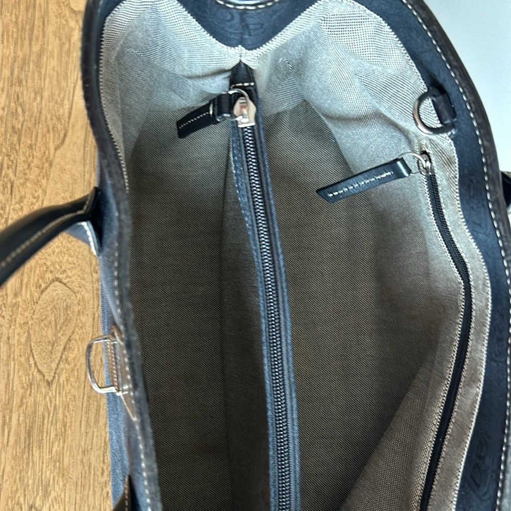 Dooney & Bourke - Picture 16 of 16